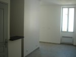 T1 de 24 m� entierement r�nov� avec go�t